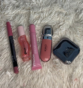 Pretty pink bundle | lip pencil | Gissou lip oil | rhode liptint | kiko milano lipgloss | kiko milano powder blush